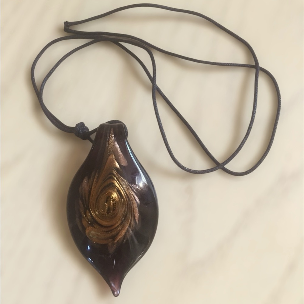 ☀️SUMMER CLEARANCE ITEM☀️ Elegant Vintage Murano glass pendant